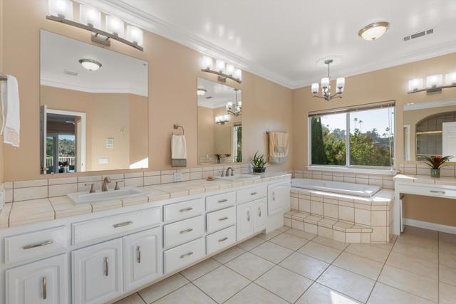 Detail Gallery Image 19 of 47 For 1751 Monte Vista Dr, Vista,  CA 92084 - 5 Beds | 3/1 Baths