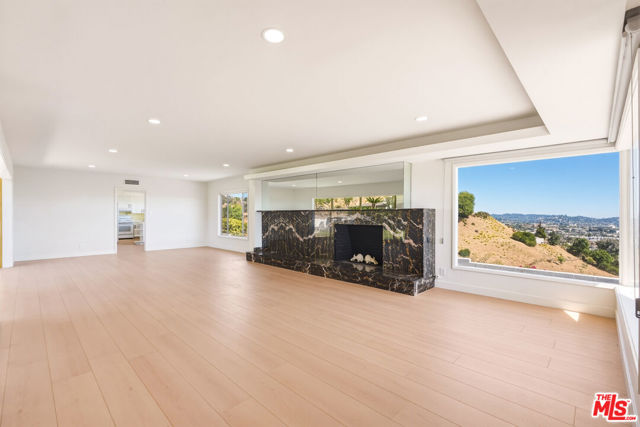 1682 Larco Way photo 6