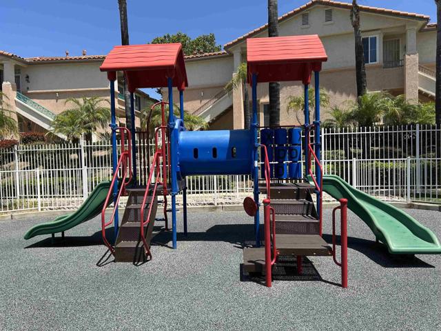 Image 18 of 24 For 11422 Via Rancho San Diego  84