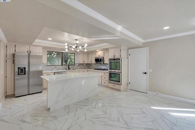 Image 3 of 60 For 4280 Hillview Dr