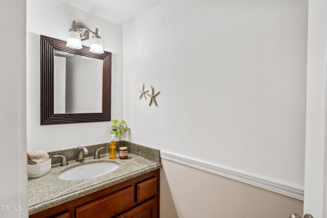 Detail Gallery Image 11 of 48 For 121 Moorpark Ave, Oxnard,  CA 93035 - 3 Beds | 2/1 Baths