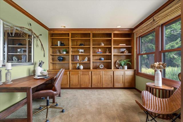 19960 Skyline Boulevard, Los Gatos CA: https://media.crmls.org/mediaz/1d8b0e8e-53b5-496d-9048-f50bbb490a23.jpg