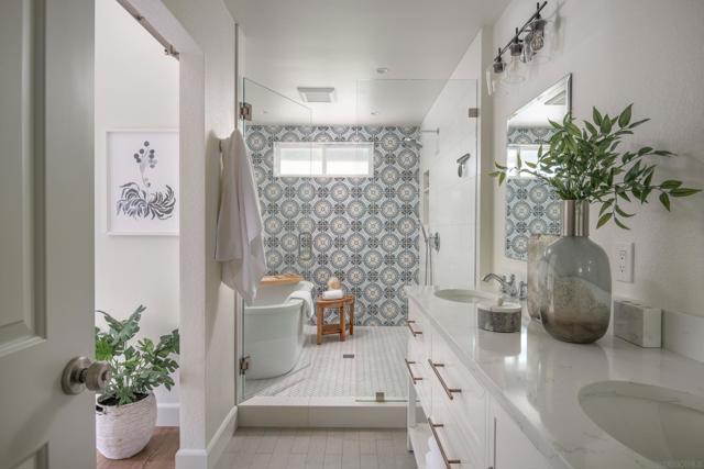 11766 Clearwood Ct, San Diego CA: https://media.crmls.org/mediaz/1d8b2dc9-3e34-40d0-9e59-9f2850bac1f6.jpg