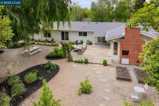 3115 Ebano Dr, Walnut Creek CA: https://media.crmls.org/mediaz/1d8bc5e4-6fab-4da9-b378-1f22f1a7a5c8.jpg