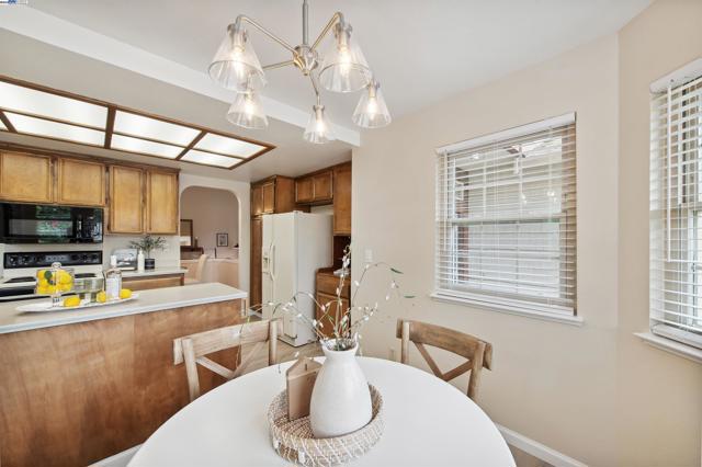 4182 Garatti Court, Pleasanton CA: https://media.crmls.org/mediaz/1d8be5fc-70f4-4834-a5f8-604be454658f.jpg