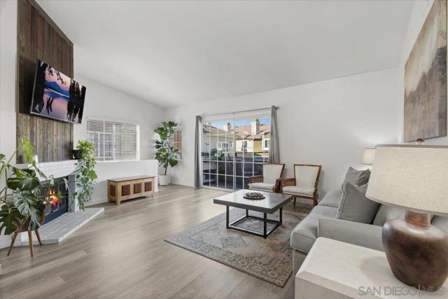 10180 Palm Glen Dr, Santee CA: https://media.crmls.org/mediaz/1d8c5ded-cd81-46d7-8ed5-f73b7e2c41af.jpg