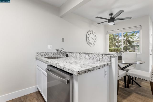 5425 Concord Blvd, Concord CA: https://media.crmls.org/mediaz/1d8ca809-23d5-434c-856e-bca66e4e3ce9.jpg