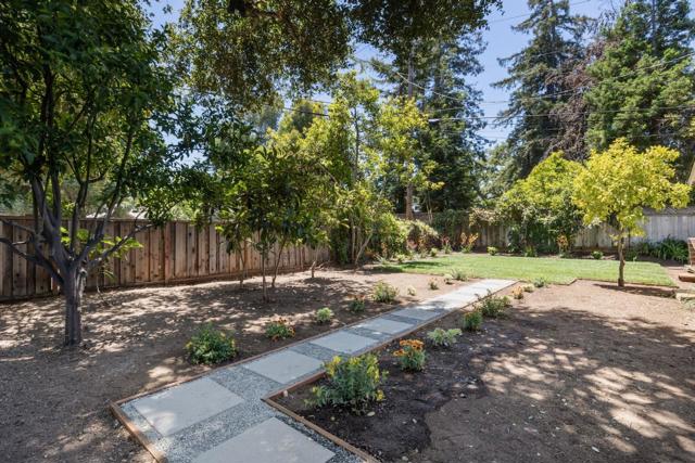 1235 Montclaire Way, Los Altos CA: https://media.crmls.org/mediaz/1d8ccf77-c846-43df-9826-0b98f7895303.jpg
