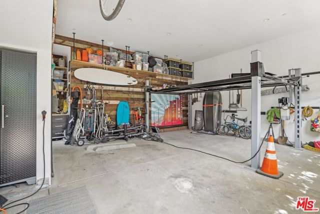 3143 Shelby Drive, Los Angeles CA: https://media.crmls.org/mediaz/1d8cd36e-9e2c-421d-a2b7-60e5d1fc4b09.jpg