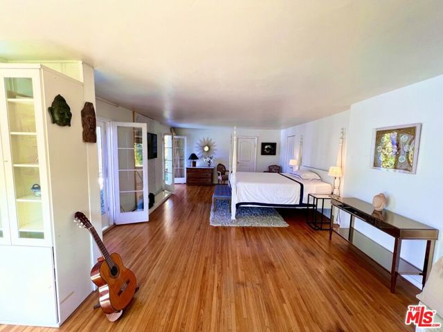 219 Winchester Avenue, Glendale CA: https://media.crmls.org/mediaz/1d8d72e9-1318-4eb1-8c08-3ed3d0db31a7.jpg