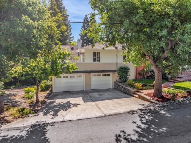 23951 Spalding Avenue, Los Altos CA: https://media.crmls.org/mediaz/1d8d7fd0-f3b1-4826-8d33-959a814454d1.jpg