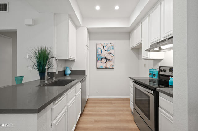 Detail Gallery Image 10 of 35 For 4200 via Arbolada #207,  Los Angeles,  CA 90042 - 2 Beds | 1 Baths