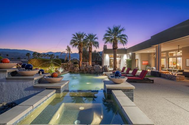 8 Ledgestone Lane, Rancho Mirage CA: https://media.crmls.org/mediaz/1d8db2eb-b859-4c7c-b3dd-50261b5ee038.jpg