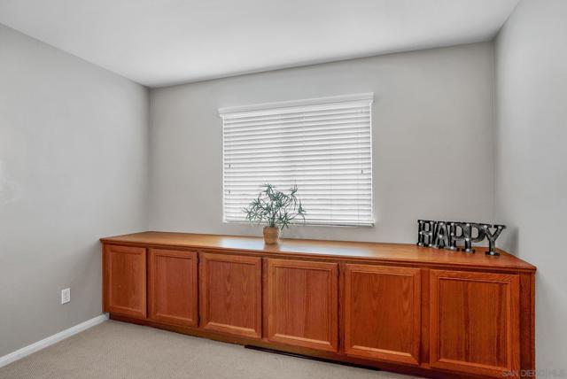 1670 Grasshopper Ln, Chula Vista CA: https://media.crmls.org/mediaz/1d8dd479-2d4c-4be9-b957-51b2a0595799.jpg