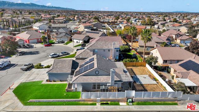 13292 Via Del Lago, Victorville CA: https://media.crmls.org/mediaz/1d8deee7-d86b-4a56-b9ee-7441f9bf7ebb.jpg