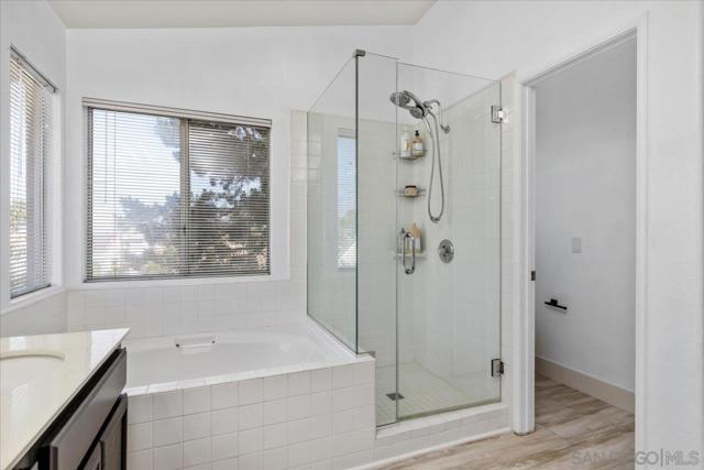 2412 Starlight Gln, Escondido CA: https://media.crmls.org/mediaz/1d8e55ae-1288-494e-943e-54df131bb8ef.jpg