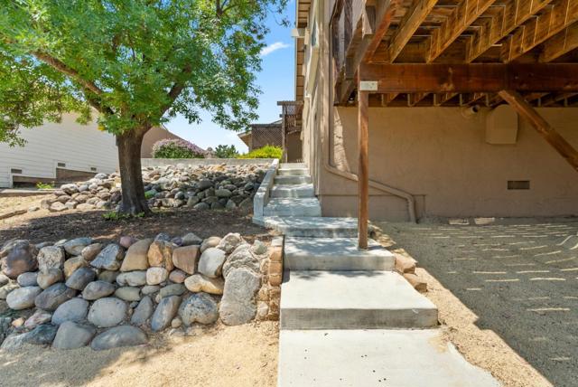 38 Barbras Court, Hollister CA: https://media.crmls.org/mediaz/1d8e654f-e613-4eb7-af9f-71275fe4c4c3.jpg