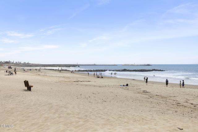 1218 Cornwall Lane, Ventura CA: https://media.crmls.org/mediaz/1d8ea28b-3b2a-4d53-bf51-45e9f0ee2f88.jpg