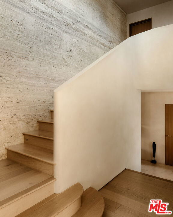 29685 Cuthbert Road, Malibu CA: https://media.crmls.org/mediaz/1d8ed220-18a4-4008-9b69-809e2da0fdd4.jpg