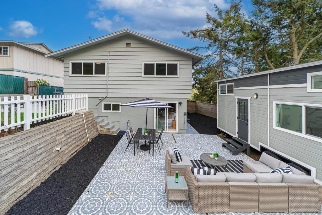 1D8Fb5C8 2B95 400F 856B 02A1681C0B73 1557 Terra Nova Boulevard, Pacifica, Ca 94044 &Lt;Span Style='BackgroundColor:transparent;Padding:0Px;'&Gt; &Lt;Small&Gt; &Lt;I&Gt; &Lt;/I&Gt; &Lt;/Small&Gt;&Lt;/Span&Gt;