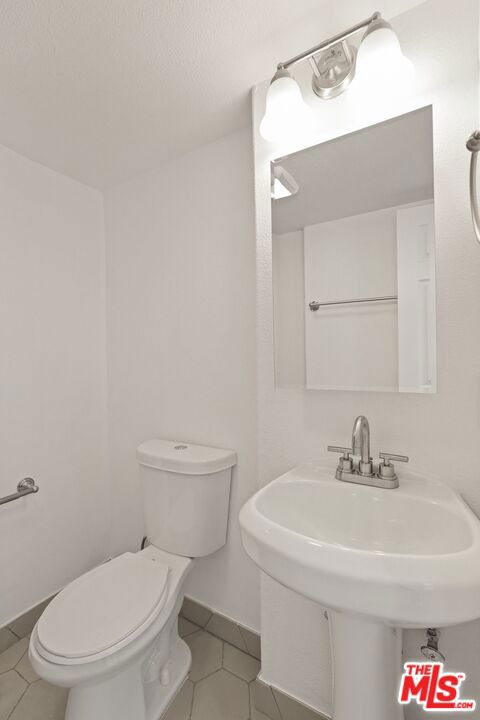 1623 Brockton Avenue, Los Angeles CA: https://media.crmls.org/mediaz/1d90452d-7086-4038-86aa-242c7bf1582c.jpg