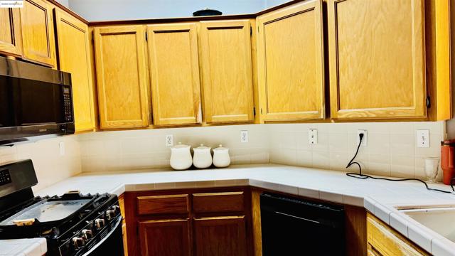 628 Norboe, Corcoran CA: https://media.crmls.org/mediaz/1d90cdb0-e47c-4e04-8a6e-8de9671241e5.jpg