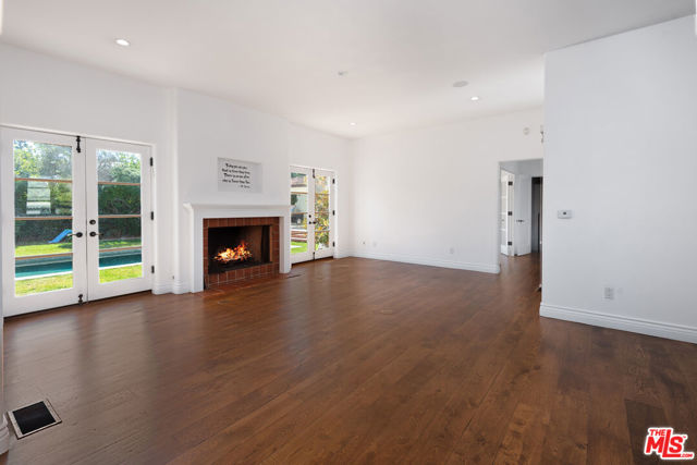 Image 12 of 17 For 401 Las Palmas Avenue