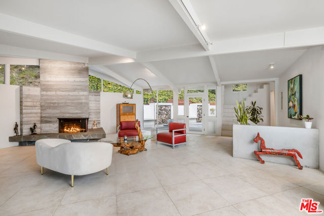 3027 Franklin Canyon Drive photo 3