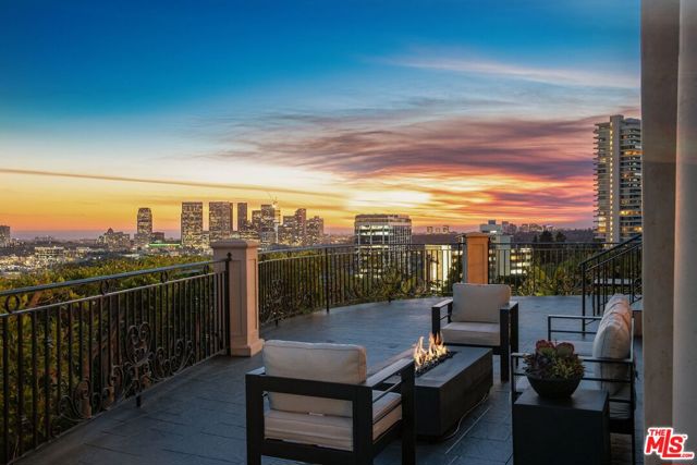 1260 St Ives Place, Los Angeles CA: https://media.crmls.org/mediaz/1d91c927-efce-4812-8483-2b4dacd85f02.jpg