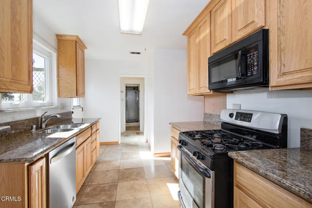 Detail Gallery Image 13 of 33 For 10834 Sevenhills Dr, Los Angeles,  CA 91042 - 3 Beds | 2 Baths