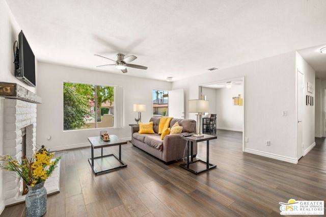 75190 Via Manzano, Palm Desert CA: https://media.crmls.org/mediaz/1d92b00a-58a4-4b26-a785-c15d26f822cd.jpg