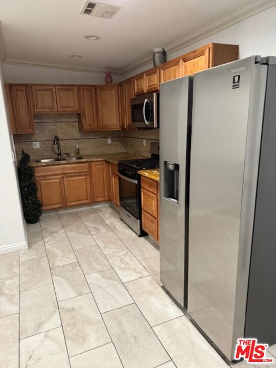 115 W Floral Avenue, Arcadia CA: https://media.crmls.org/mediaz/1d932a29-7d44-43cb-a048-1fc1dd9dae77.jpg