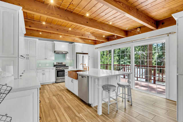 53200 Forest Lake Drive, Idyllwild CA: https://media.crmls.org/mediaz/1d93454e-52c0-44f6-b013-42daa5eb653a.jpg
