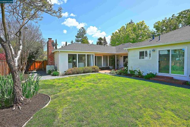 383 Caravelle Dr, Walnut Creek CA: https://media.crmls.org/mediaz/1d93cf55-e76e-4359-93ca-8356c2b50515.jpg