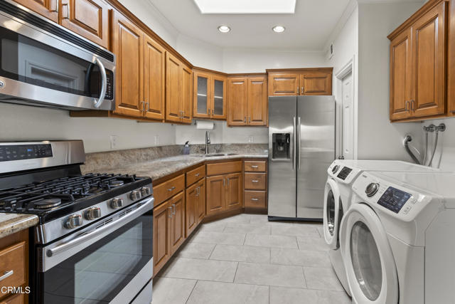 Detail Gallery Image 5 of 15 For 3001 Isle Way #B,  Oxnard,  CA 93035 - 2 Beds | 1/1 Baths