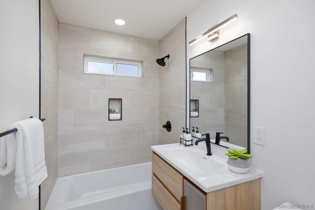 4626 4628 Derrick dr, San Diego CA: https://media.crmls.org/mediaz/1d93f4d4-a8d3-4c96-a2e6-731fdb108b81.jpg