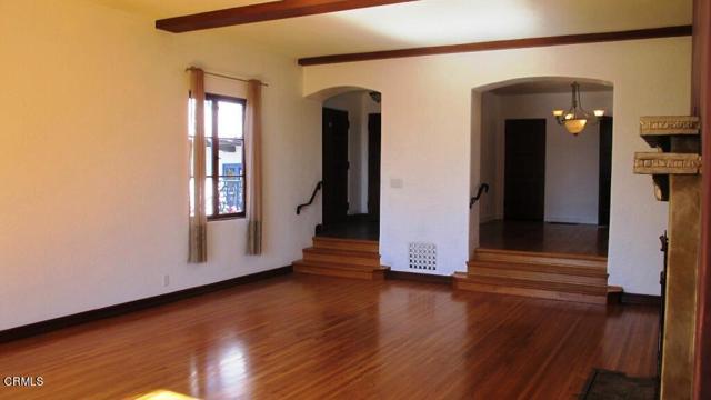 352 Glen Ellen Drive, Ventura CA: https://media.crmls.org/mediaz/1d943f33-3389-4ef0-85ca-054aa34cdd5b.jpg