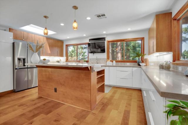 12 Summit Road, Woodside CA: https://media.crmls.org/mediaz/1d94a7f6-24c6-466e-8700-71f199ad381c.jpg