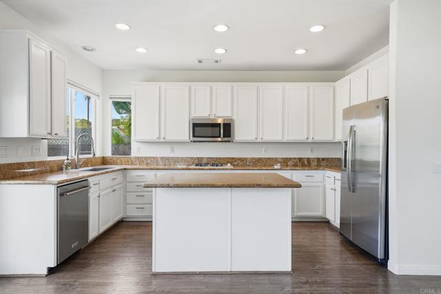 Detail Gallery Image 16 of 49 For 6438 Lilium Ln, Carlsbad,  CA 92011 - 3 Beds | 2 Baths