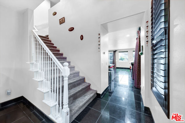 15624 Derrico Lane, Canyon Country CA: https://media.crmls.org/mediaz/1d96b5b9-f225-4404-8ae2-32bc913c42f7.jpg
