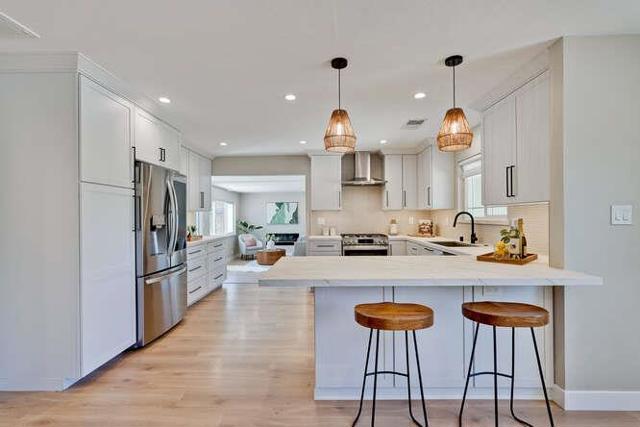 898 La Plata Plaza, Campbell CA: https://media.crmls.org/mediaz/1d96e317-e048-4d78-b629-2f974726f1d2.jpg