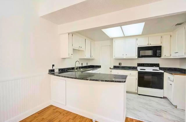 7959 La Riviera Drive, Sacramento CA: https://media.crmls.org/mediaz/1d971c4e-0106-4eca-b74e-a589a3cec95e.jpg