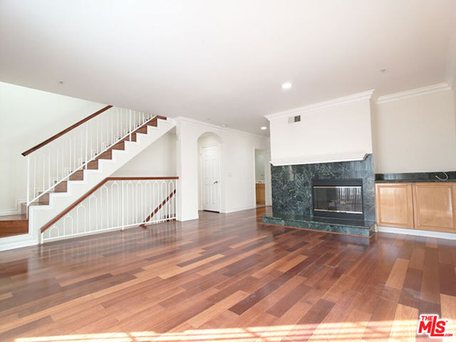821 S Gramercy Place, Los Angeles CA: https://media.crmls.org/mediaz/1d97be5a-9774-438d-a55f-668adf77e569.jpg