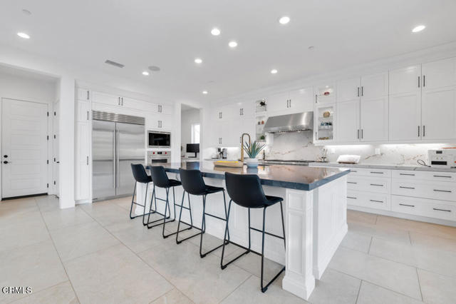 Detail Gallery Image 11 of 70 For 11944 N Red Hawk Ln, Porter Ranch,  CA 91326 - 5 Beds | 5 Baths