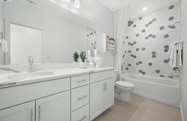 327 E Bobby Glen, Mountain House CA: https://media.crmls.org/mediaz/1d982ff3-50cd-4e7e-93c0-993b6cb7c6df.jpg