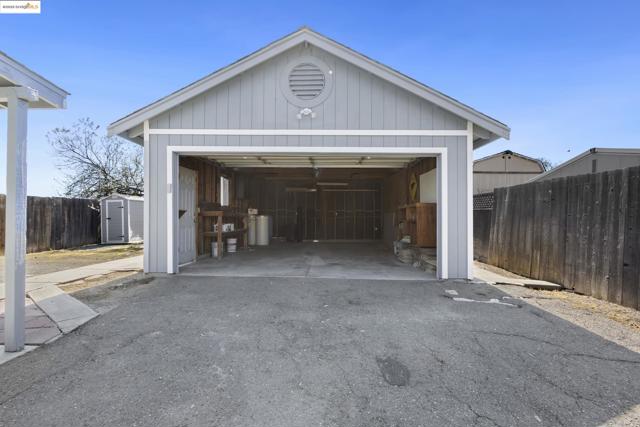 3474 Camino Diablo, Byron CA: https://media.crmls.org/mediaz/1d9963c0-ab46-410b-96e5-090d72cdae6d.jpg