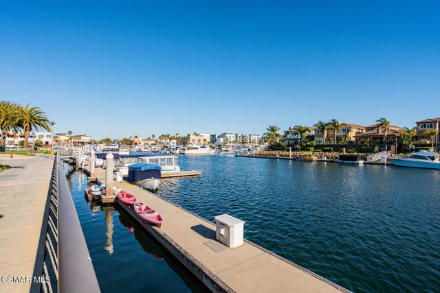 4014 Caribbean Street, Oxnard CA: https://media.crmls.org/mediaz/1d996f8f-f69e-48df-8458-6aba8836de51.jpg
