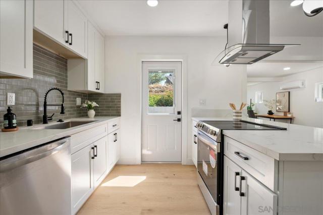 1041 Angelo Dr, National City CA: https://media.crmls.org/mediaz/1d9974ea-347f-4b90-a272-58f467eccaa0.jpg