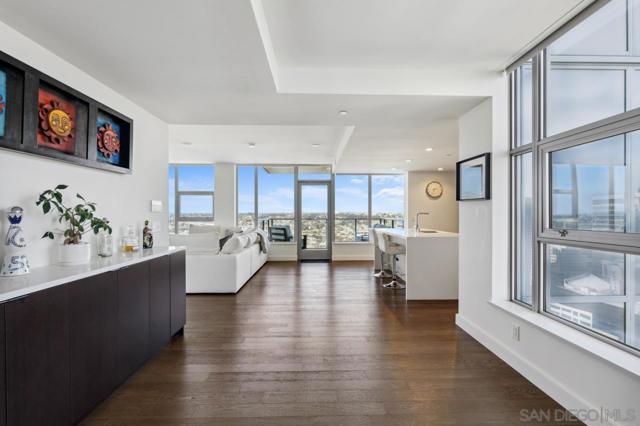 1388 Kettner Blvd, San Diego CA: https://media.crmls.org/mediaz/1d9a0da7-9e44-4372-b169-a1e72566c520.jpg