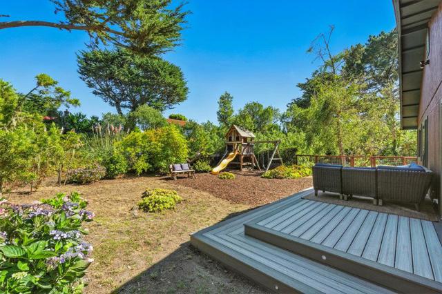 430 Marine Boulevard, Moss Beach CA: https://media.crmls.org/mediaz/1d9a3f14-9a4b-48df-842b-c13860d03cfd.jpg
